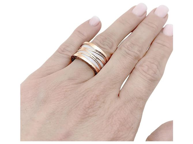 Anello Bulgari 'B.Zero1 Zaha Hadid' in oro rosa e ceramica bianca. - vista 6