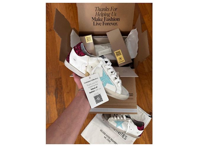 Golden Goose Sneaker basse Superstar in pelle bianca e paillettes Rosa Bianco Blu - vista 2