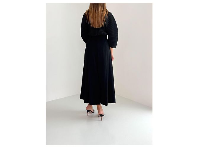 Top negro plisado Solace London - vista 9