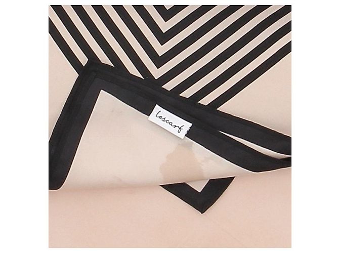 Autre Marque Foulard crema e nero in seta Beige - vista 3