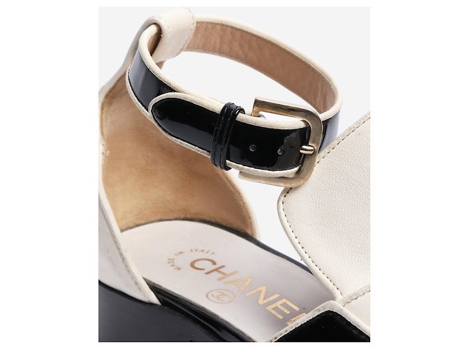 Chanel Mocassini in pelle crema e nera primavera 2015 - taglia EU 38 Crudo - vista 6