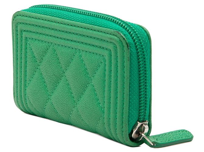Monedero Chanel Boy en cuero caviar verde - vista 2