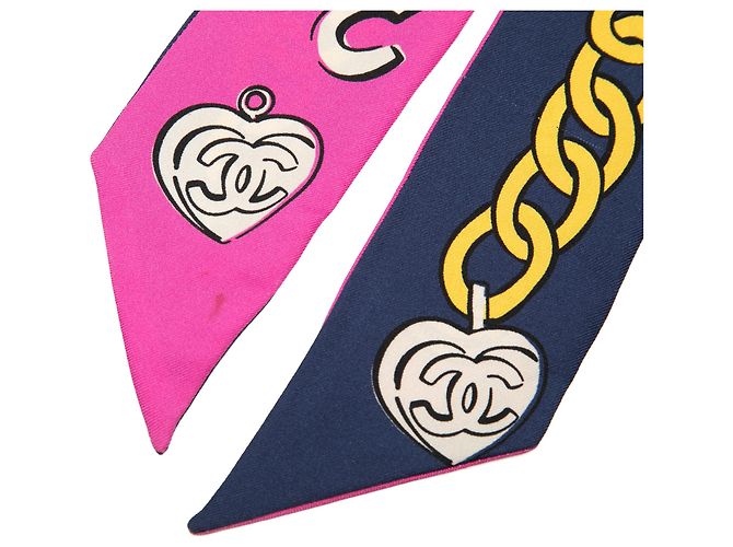 Bufanda Slim de Seda con Estampado Coco Charms Rosa de Chanel - vista 6