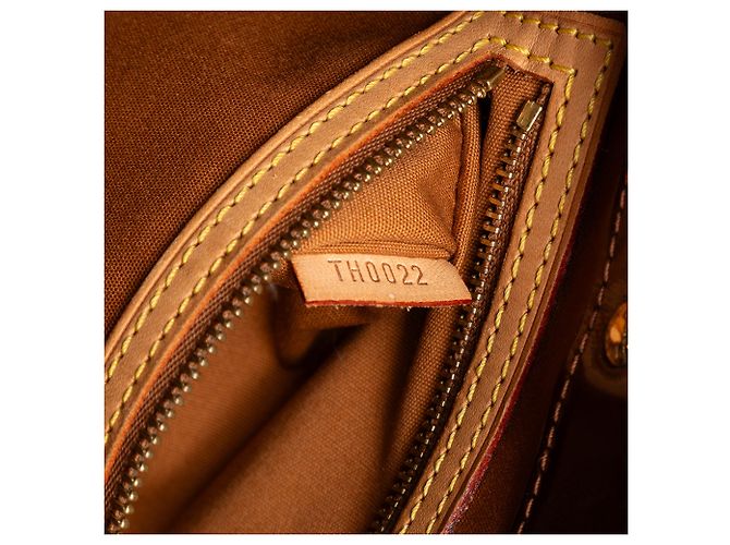 Louis Vuitton Borsa Reade MM in Vernis Monogram Marrone Bronzo - vista 6