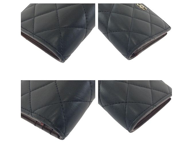 Billetera compacta de piel de cordero matelassé Chanel Negro - vista 4