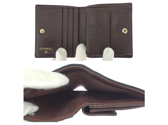 Billetera compacta de piel de cordero matelassé Chanel Negro - vista 8