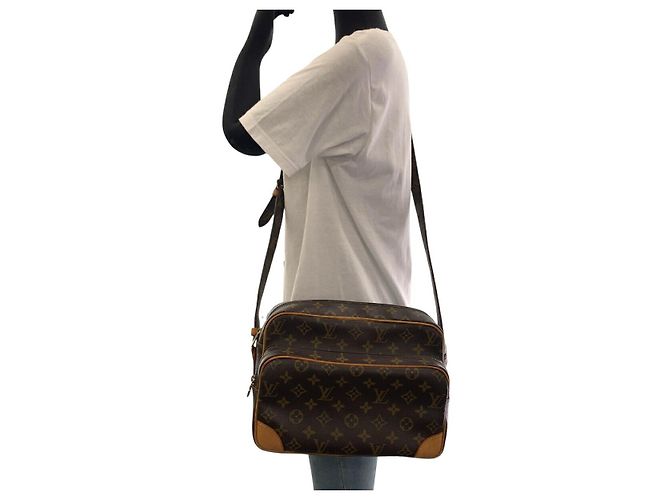 Borsa a Spalla Monogram Nile di Louis Vuitton Marrone - vista 7