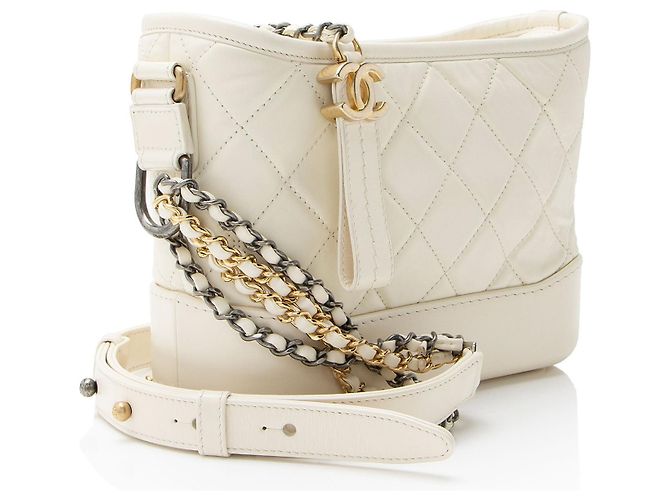Chanel Gabrielle Piccola Hobo in Pelle di Vitello Invecchiata Bianco - vista 2