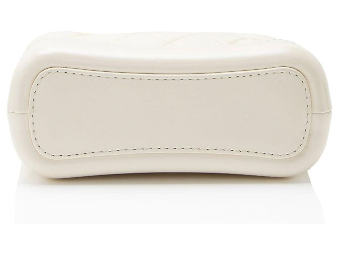 Chanel Gabrielle Piccola Hobo in Pelle di Vitello Invecchiata Bianco - vista 4