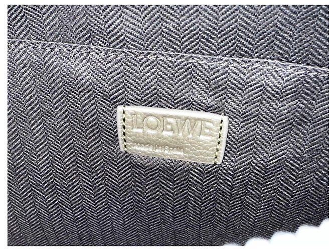 Borsa a spalla Loewe Loop in Pelle Verde Kaki Verde scuro - vista 10