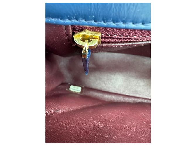 Bolso Chanel 2.55 con Solapa en Cuero Azul Marino - vista 10