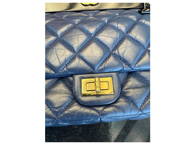 Bolso Chanel 2.55 con Solapa en Cuero Azul Marino - vista 5
