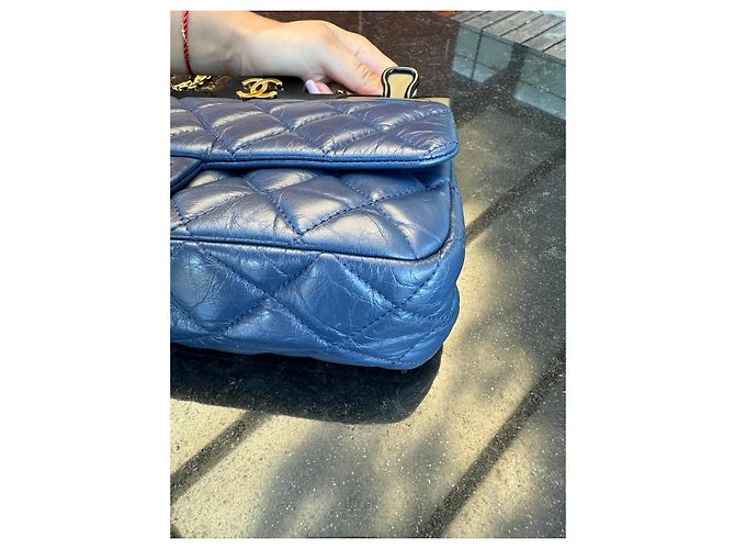 Bolso Chanel 2.55 con Solapa en Cuero Azul Marino - vista 6