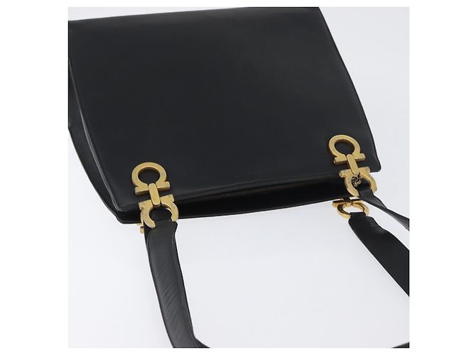 Borsa Tote Gancini in pelle nera e oro Salvatore Ferragamo Auth YKZ727 - vista 6