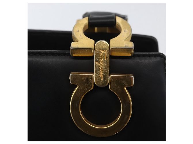 Borsa Tote Gancini in pelle nera e oro Salvatore Ferragamo Auth YKZ727 - vista 9