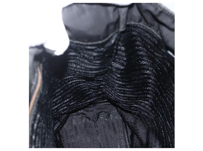 Borsa Tote Prada in nylon nero e oro Auth YKZ773 D'oro - vista 20