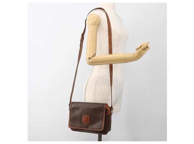 Céline Borsa a Spalla in Tela Macadam CELINE in Pelle PVC Marrone Oro Auth INZ100 D'oro - vista 24