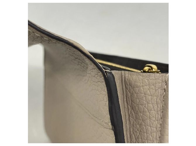 Capucines Louis Vuitton Langer Geldbeutel in Galle - Ansicht 7