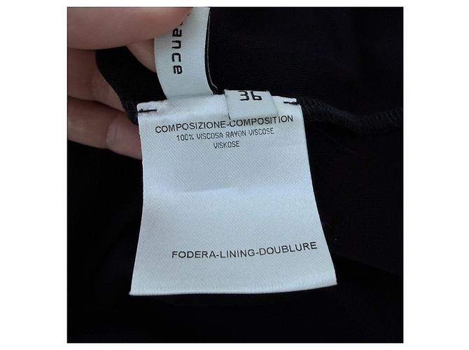 Balenciaga Schwarzes Viscose Kleid mit Rüschen - Ansicht 5