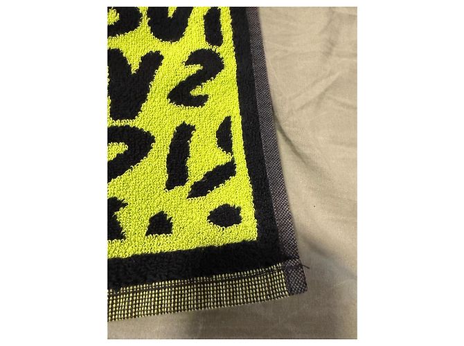 Louis Vuitton Gym Fitness Towel Stephen Sprouse Graffiti Black Yellow - view 12