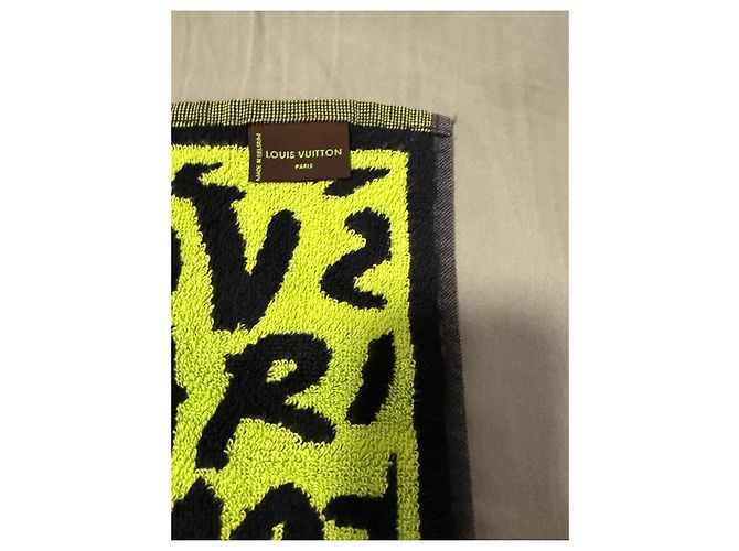 Louis Vuitton Gym Fitness Towel Stephen Sprouse Graffiti Black Yellow - view 13