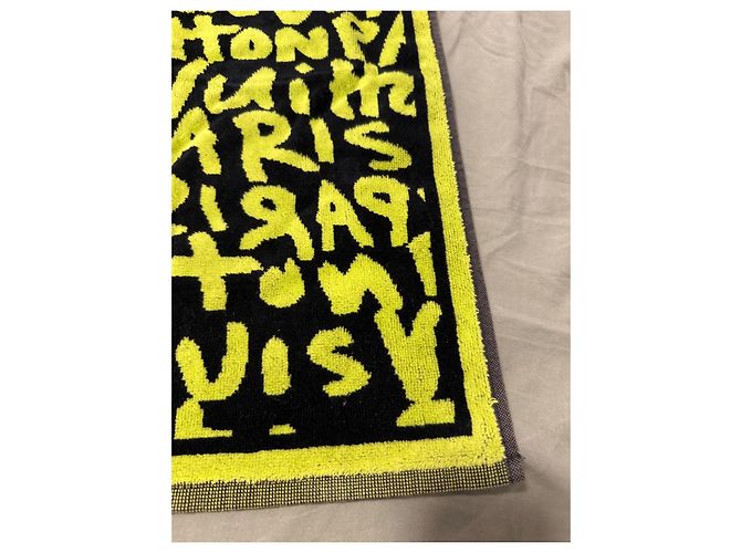 Louis Vuitton Gym Fitness Towel Stephen Sprouse Graffiti Black Yellow - view 16