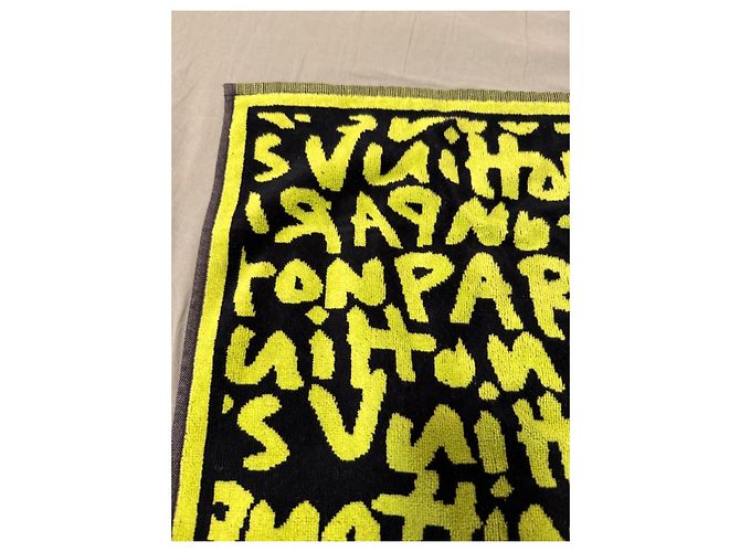 Louis Vuitton Gym Fitness Towel Stephen Sprouse Graffiti Black Yellow - view 17