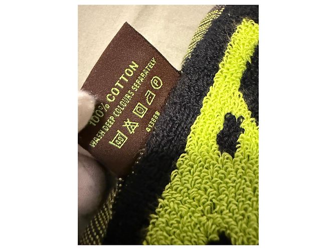 Louis Vuitton Gym Fitness Towel Stephen Sprouse Graffiti Black Yellow - view 8