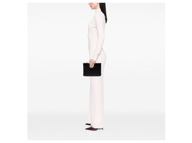 Clutch O de charol negro acolchado de Chanel pequeño - vista 7