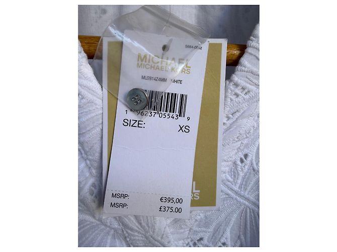 Weißes Midi-Kleid aus Broderie Anglaise mit Gürtel von Michael Kors - Ansicht 4
