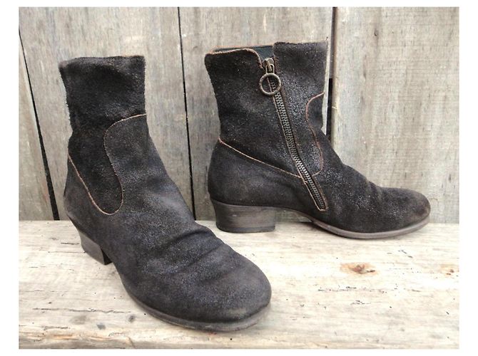 Botines Fiorentini+Baker de Nubuck Negro - vista 2