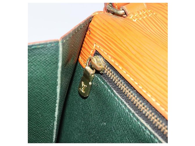 LOUIS VUITTON Borsa a Mano Dragonne Epi Serie Zipangu Oro M52618 LV Auth YKZ1131 - vista 22