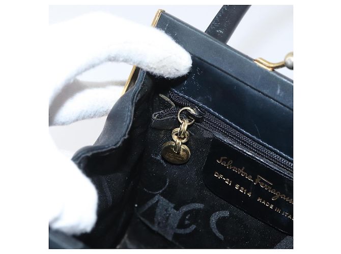Borsa a mano Vala in pelle blu navy e oro di Salvatore Ferragamo Auth hk3588 D'oro - vista 20
