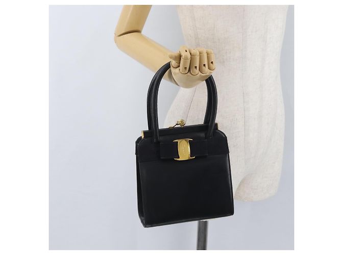 Borsa a mano Vala in pelle blu navy e oro di Salvatore Ferragamo Auth hk3588 D'oro - vista 22