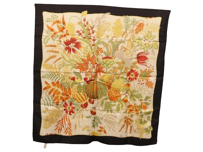 Sciarpa in seta nera Salvatore Ferragamo Auth 174683A Nero - vista 14