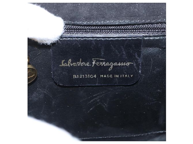 Borsa a mano Salvatore Ferragamo Vala in suede 2 in 1 nera e oro Auth gh1949 Nero D'oro - vista 12