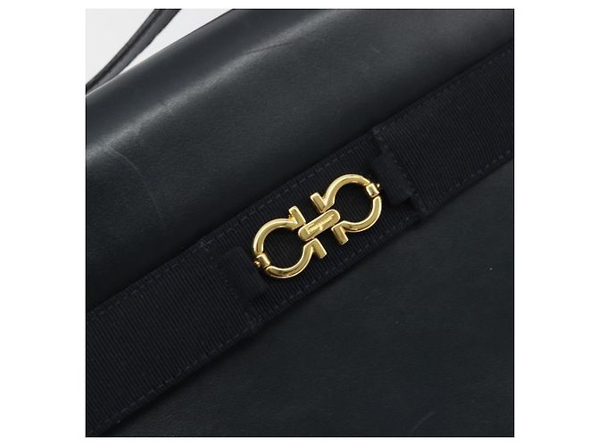 Borsa a Spalla Gancini in Pelle Salvatore Ferragamo Blu Navy Oro Auth YKZ1453A - vista 17