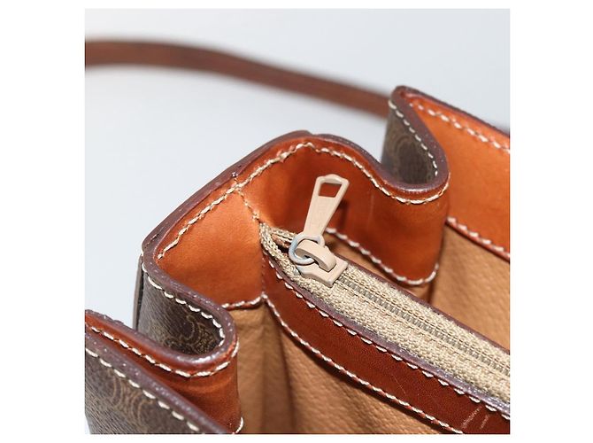 Céline Borsa a mano in tela Macadam CELINE in pelle PVC 2 in 1 marrone oro Auth YKZ459 D'oro - vista 24