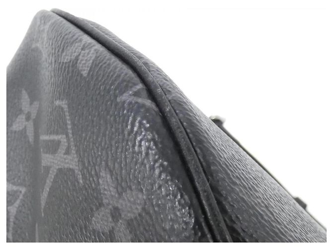 Bumbag Discovery Monogram Eclipse M44336 di Louis Vuitton Nero - vista 3