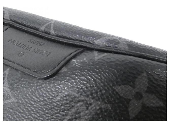Bumbag Discovery Monogram Eclipse M44336 di Louis Vuitton Nero - vista 4