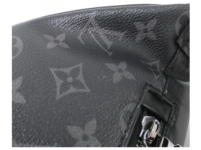 Bumbag Discovery Monogram Eclipse M44336 di Louis Vuitton Nero - vista 5