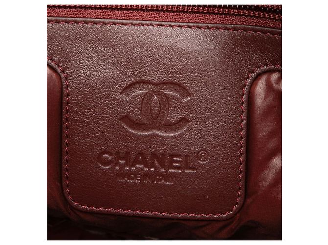 Chanel Schwarze mittlere gesteppte Nylon wendbare Coco Cocoon Tote - Ansicht 5
