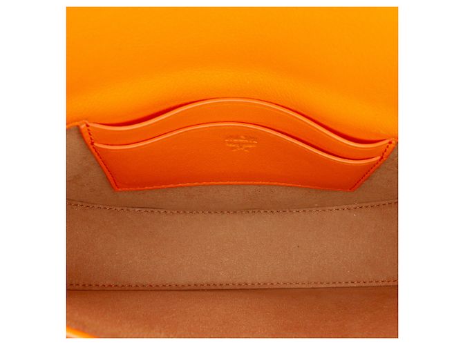 MCM Mini Patricia em couro laranja conversível em crossbody - vista 4