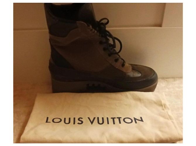 Stivali Louis Vuitton in pelle e camoscio marrone - vista 2