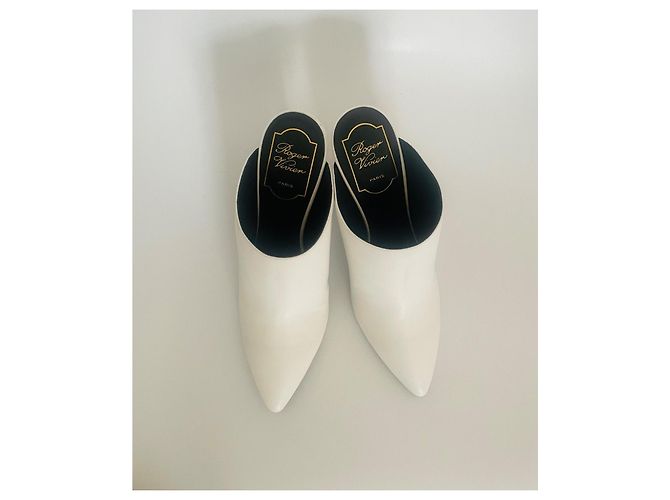Mule Roger Vivier in pelle bianca a punta Bianco - vista 2