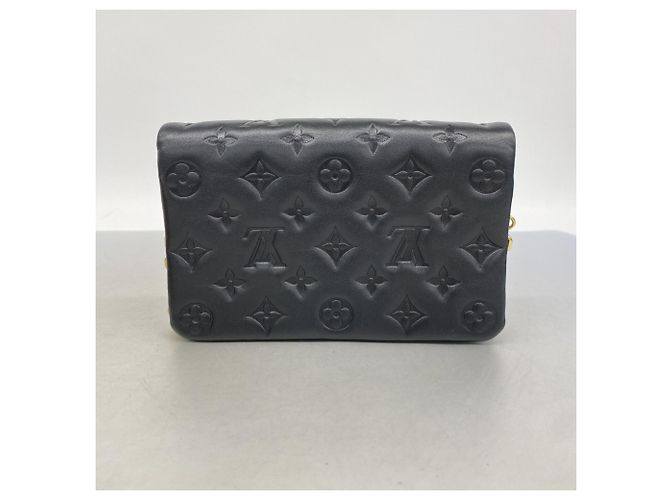 Borsa a Spalla Pochette Coussin Monogramma Embossato Louis Vuitton Nero - vista 9