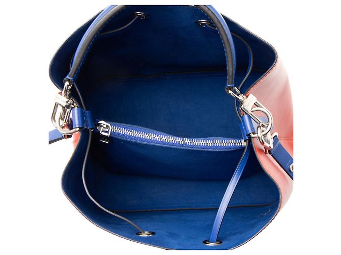 Néonoé Borsa a Spalla Neonoe in Pelle Epi Louis Vuitton Blu - vista 7