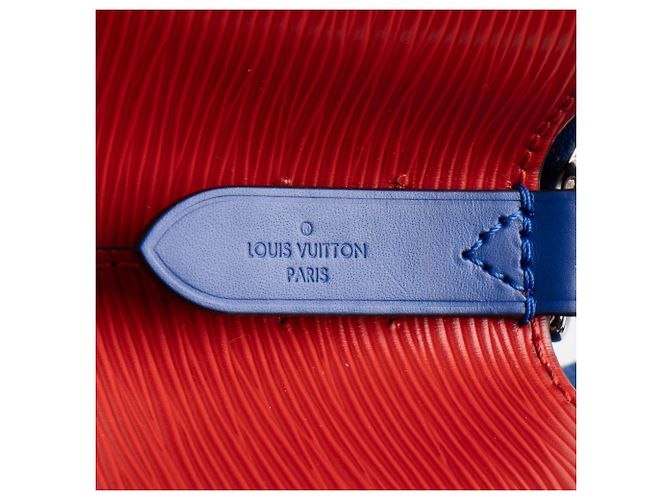 Néonoé Borsa a Spalla Neonoe in Pelle Epi Louis Vuitton Blu - vista 8