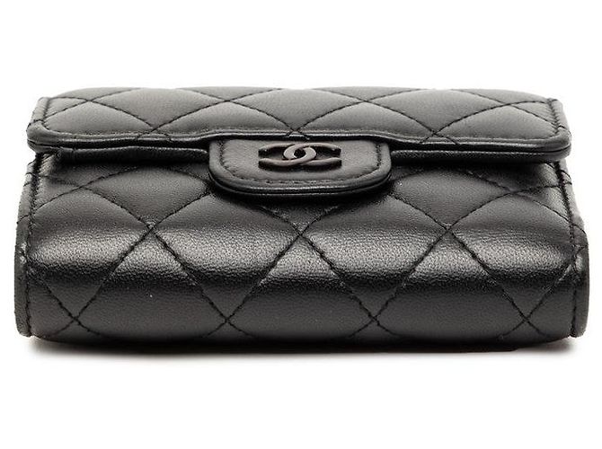 Carteira Trifold em Couro de Cordeiro Matelassé Chanel Preto - vista 3