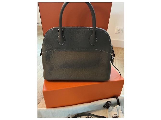 Borsa a mano Hermès Bolide 31 in pelle granulata taupe - vista 3